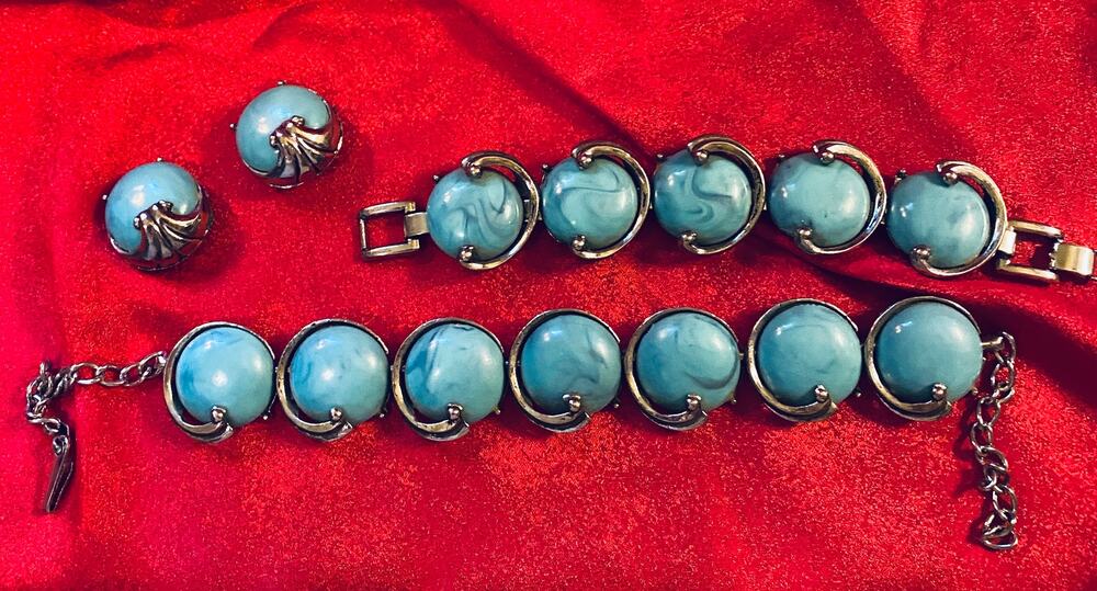 **SALE** Chunky Demi Parure Turquoise Necklace, Bracelet and Earrings